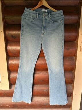 LOFT Light Wash Slim Flare/Bootcut Jeans - Classic Mid Wash